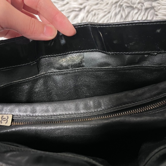 Chanel Vintage Black Patent Matelasse Shoulder Bag - Picture 11 of 12